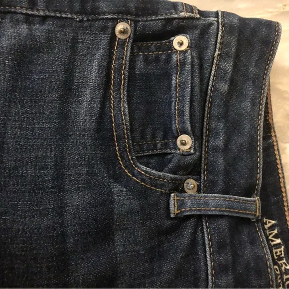 American Eagle Outfitters Skinny Bermuda Shorts. Size 4. Stretch Denim - Picture 5 of 8